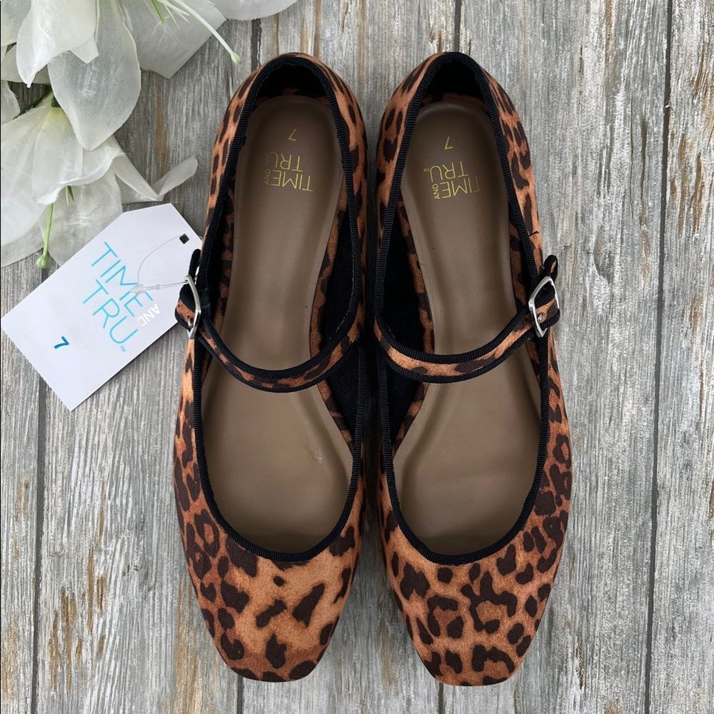Women's Faux Leather Mary Jayne Leopard Print Flats Shoes Size 7